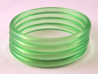 LG113 set 4 transparent pale green lucite bangles